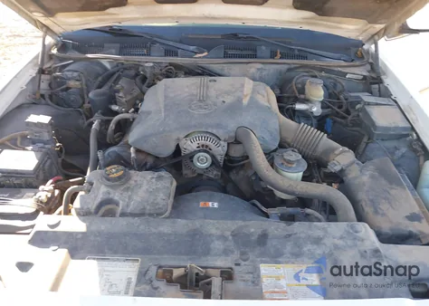 2000 Mercury Grand Marquis Ls z USA, uszkodzony, nr VIN 2MEFM75W2YX736101